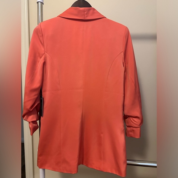 Women’s Blazer - Picture 3 of 4